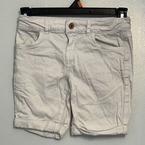Girl’s White Casual Shorts